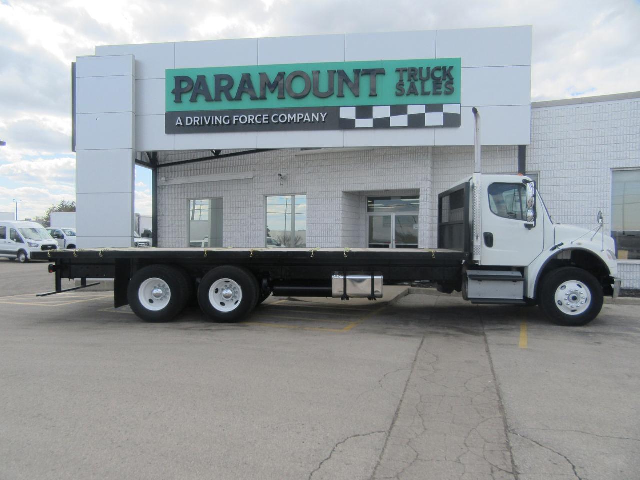 2018 Freightliner M2-106 DIESEL TANDEM AXLE NEW 26FT FLAT DECK / STRAP PKG Photo