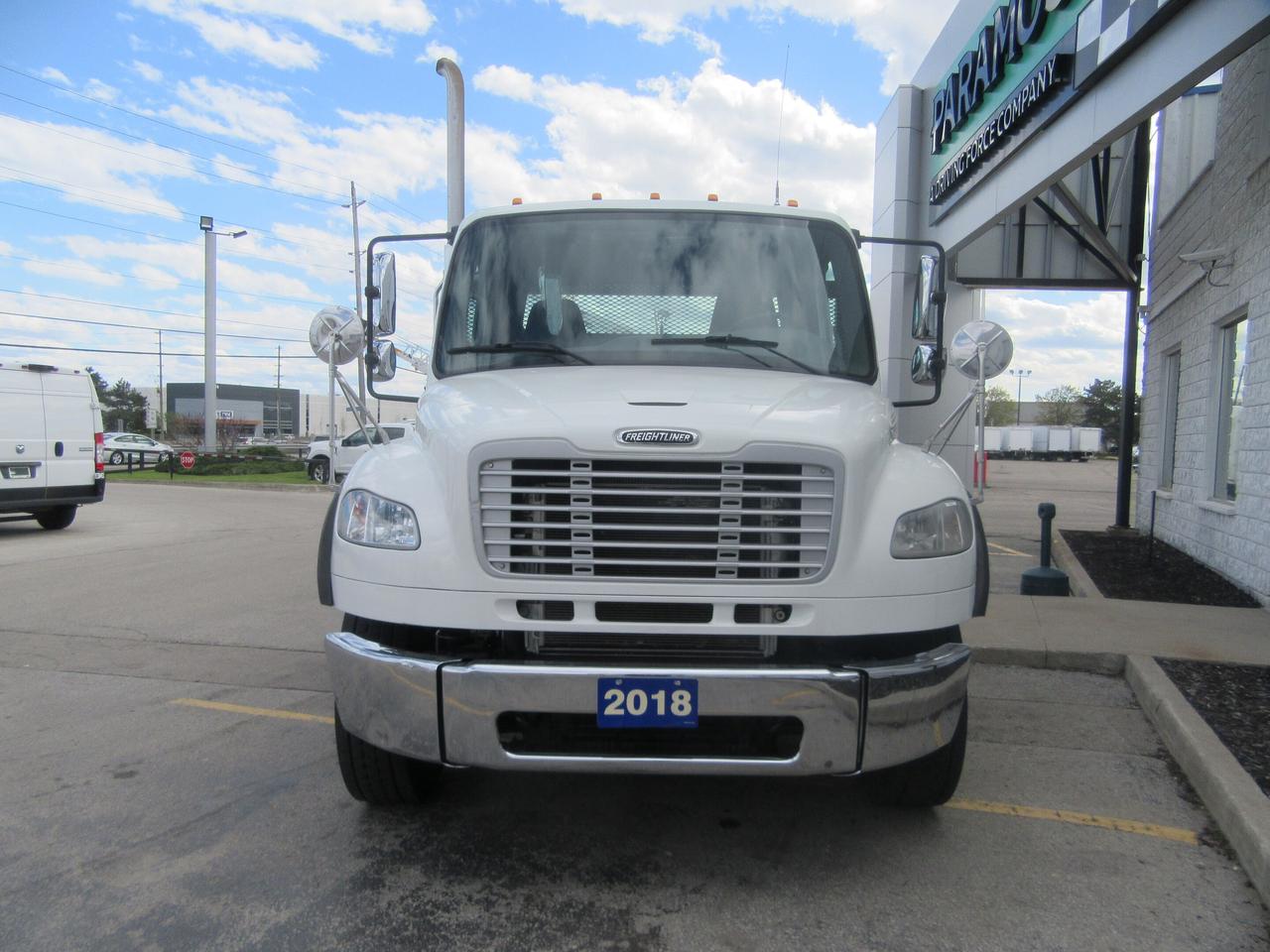 2018 Freightliner M2-106 DIESEL TANDEM AXLE NEW 26FT FLAT DECK / STRAP PKG Photo