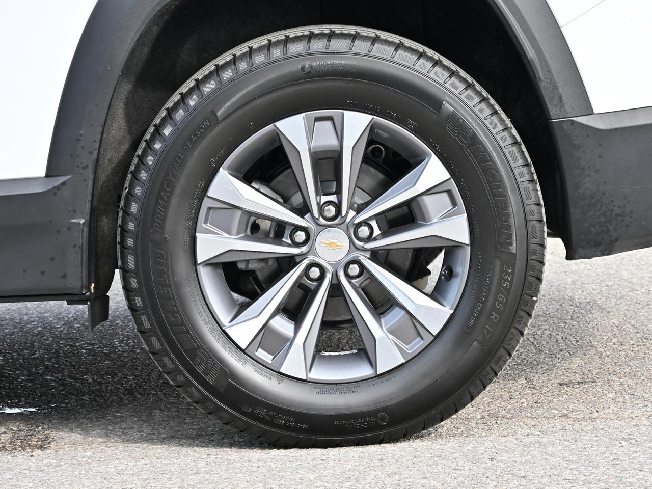 2025 Chevrolet Equinox LT AWD ~Nav ~Heated Seats ~Bluetooth ~Backup Cam Photo