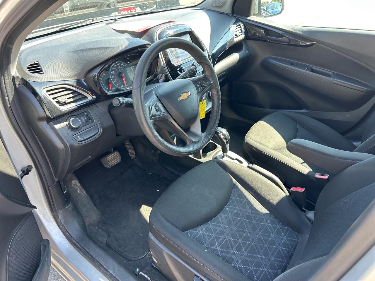 2021 Chevrolet Spark 1LT, CLEAN CARFAX, BACK UP CAMERA! Photo