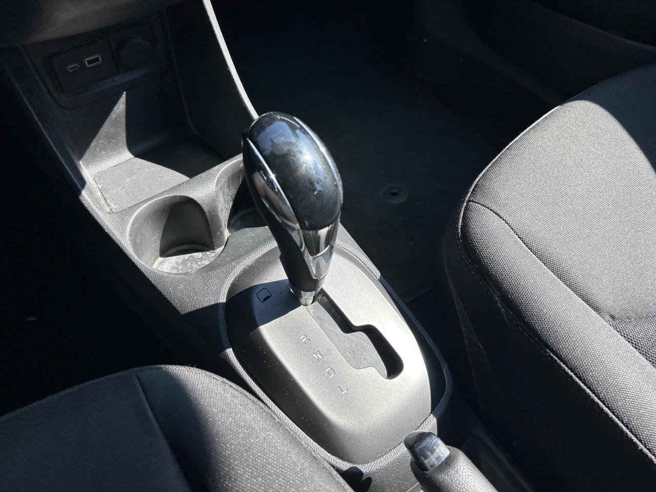 2021 Chevrolet Spark 1LT, CLEAN CARFAX, BACK UP CAMERA! Photo