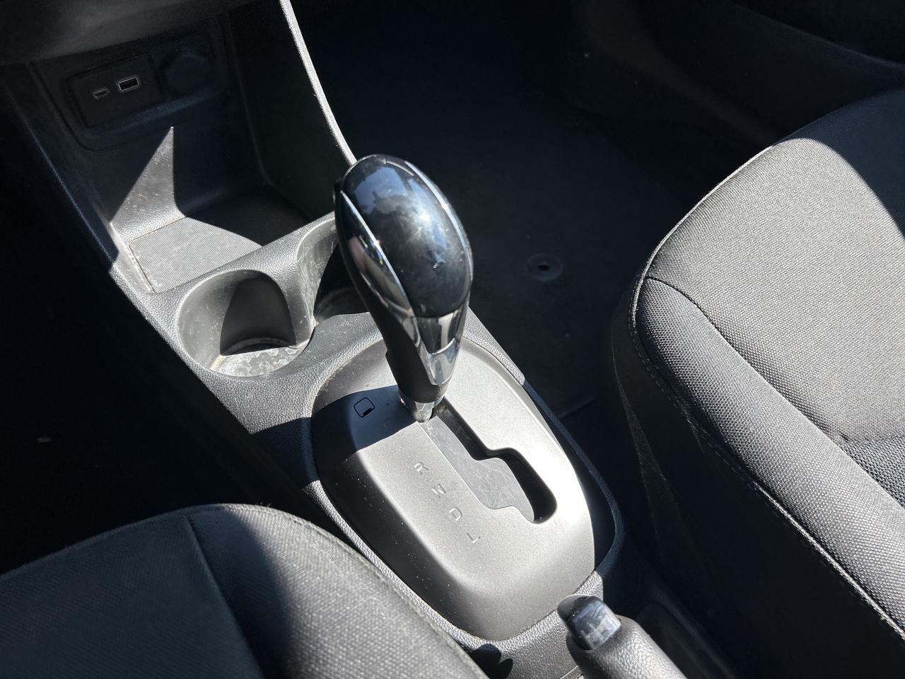 2021 Chevrolet Spark 1LT, CLEAN CARFAX, BACK UP CAMERA! Photo