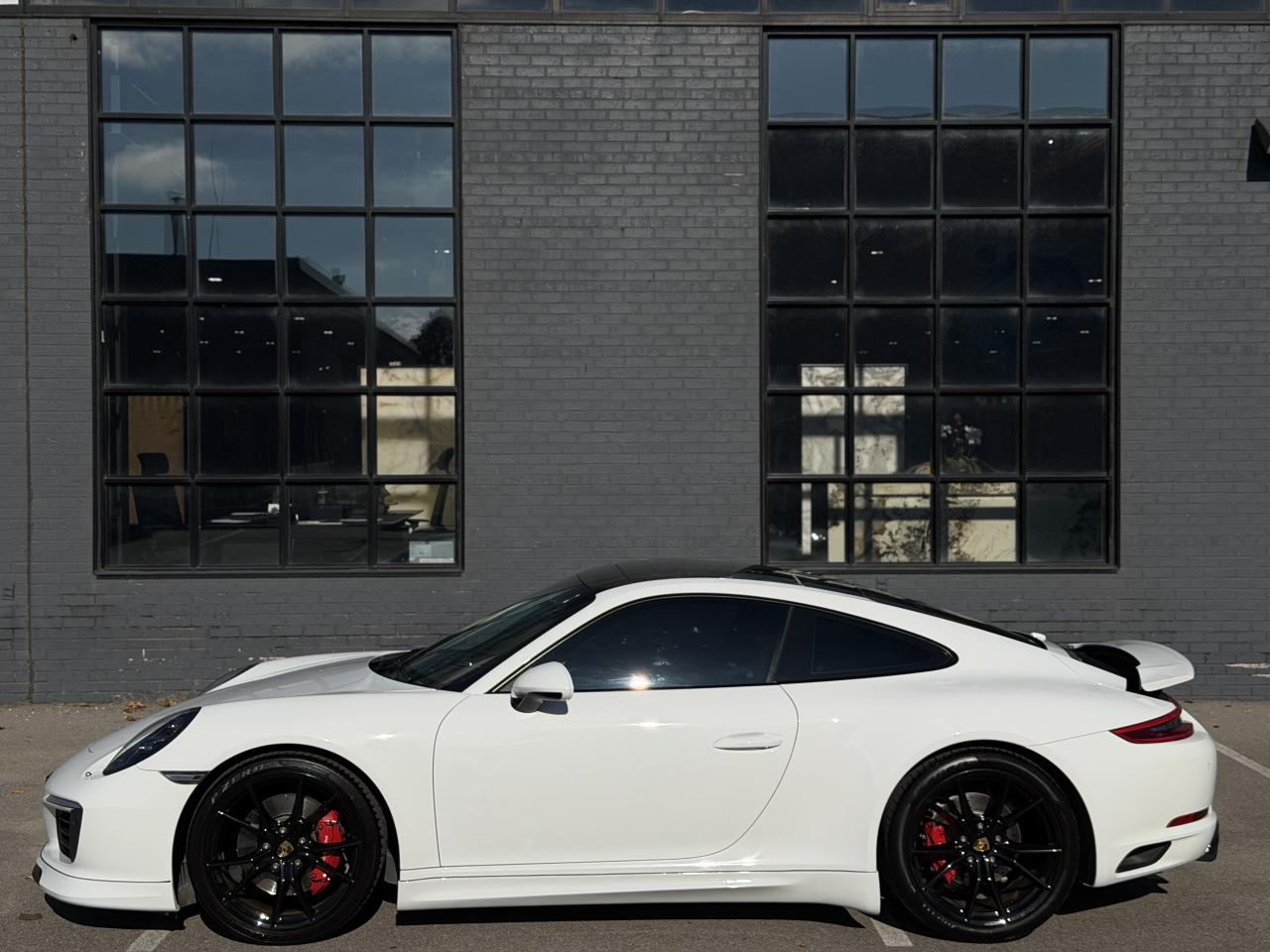 2017 Porsche 911 2dr Cpe Carrera 4S Photo