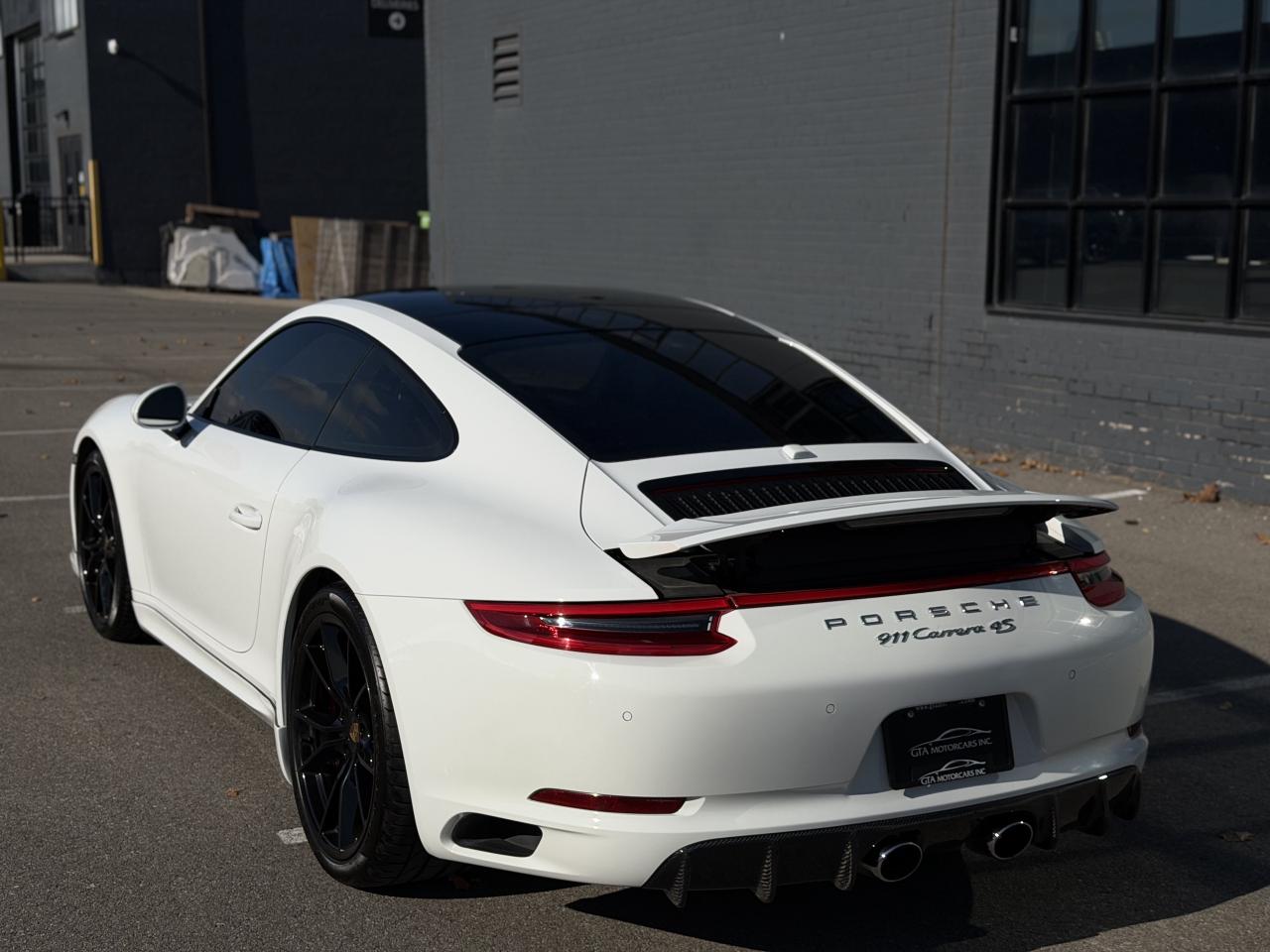 2017 Porsche 911 2dr Cpe Carrera 4S Photo