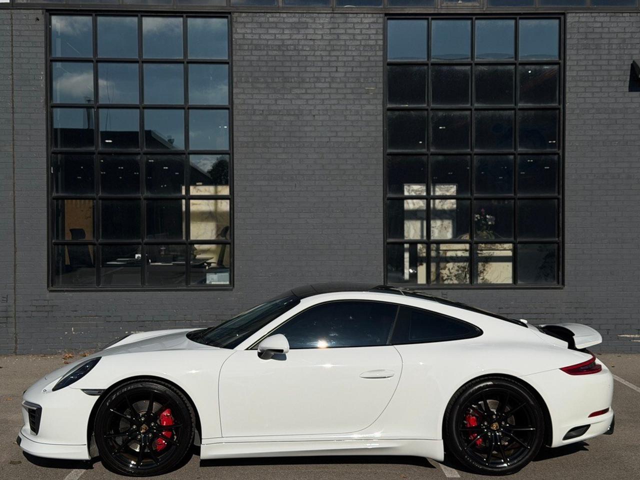 2017 Porsche 911 2dr Cpe Carrera 4S Photo