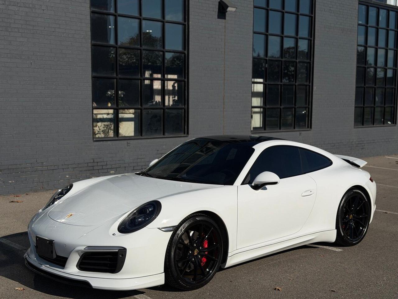 2017 Porsche 911 2dr Cpe Carrera 4S Photo2