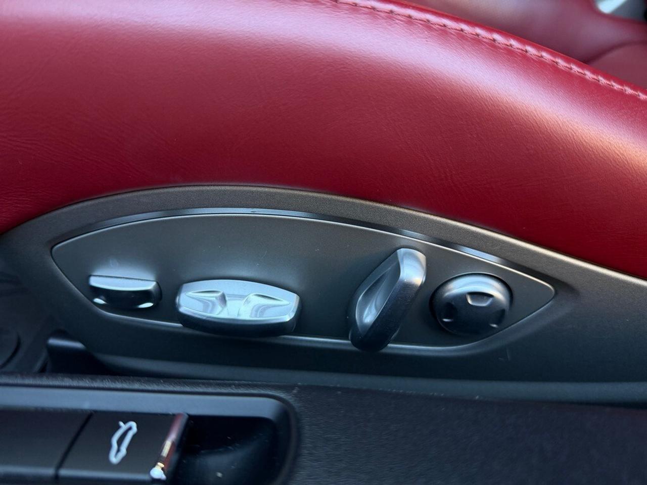 2017 Porsche 911 2dr Cpe Carrera 4S Photo