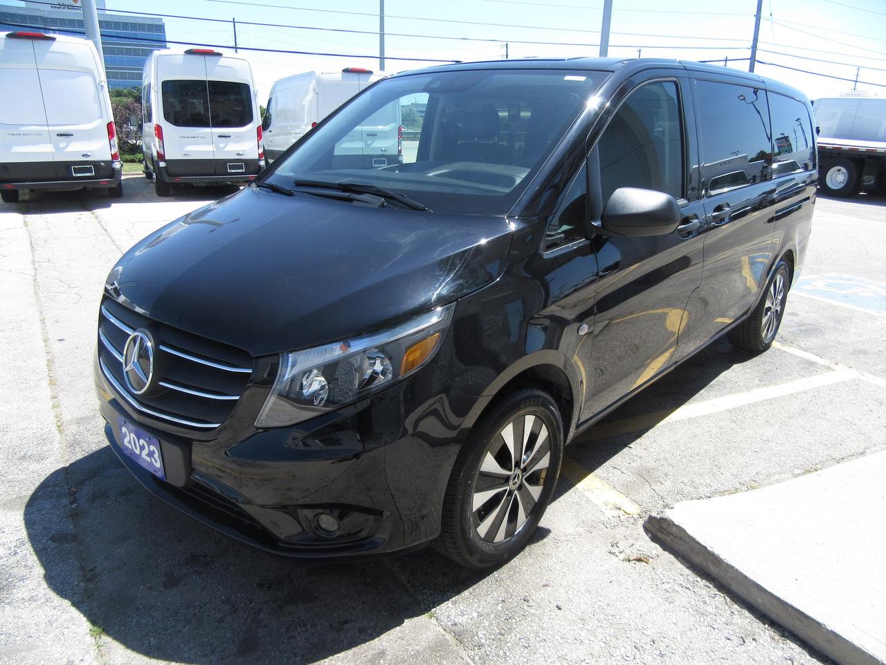 2023 Mercedes-Benz Metris Passenger Van 8 PASSENGER VAN Photo