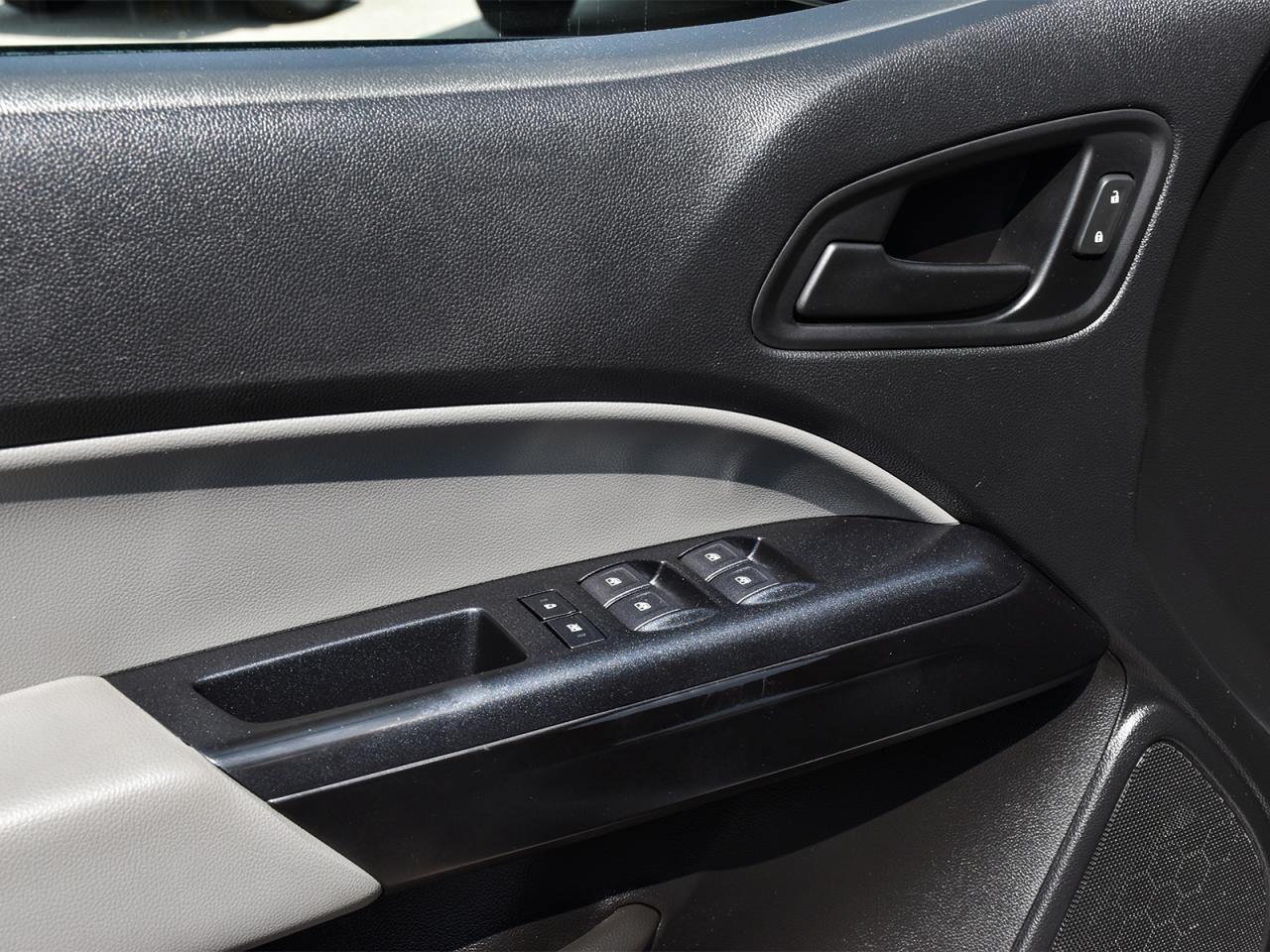 2020 Chevrolet Colorado WT Crew Cab 4x4 ~V6 ~Bluetooth ~Backup Camera Photo