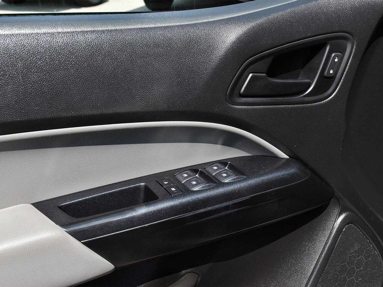 2020 Chevrolet Colorado WT Crew Cab 4x4 ~V6 ~Bluetooth ~Backup Camera Photo