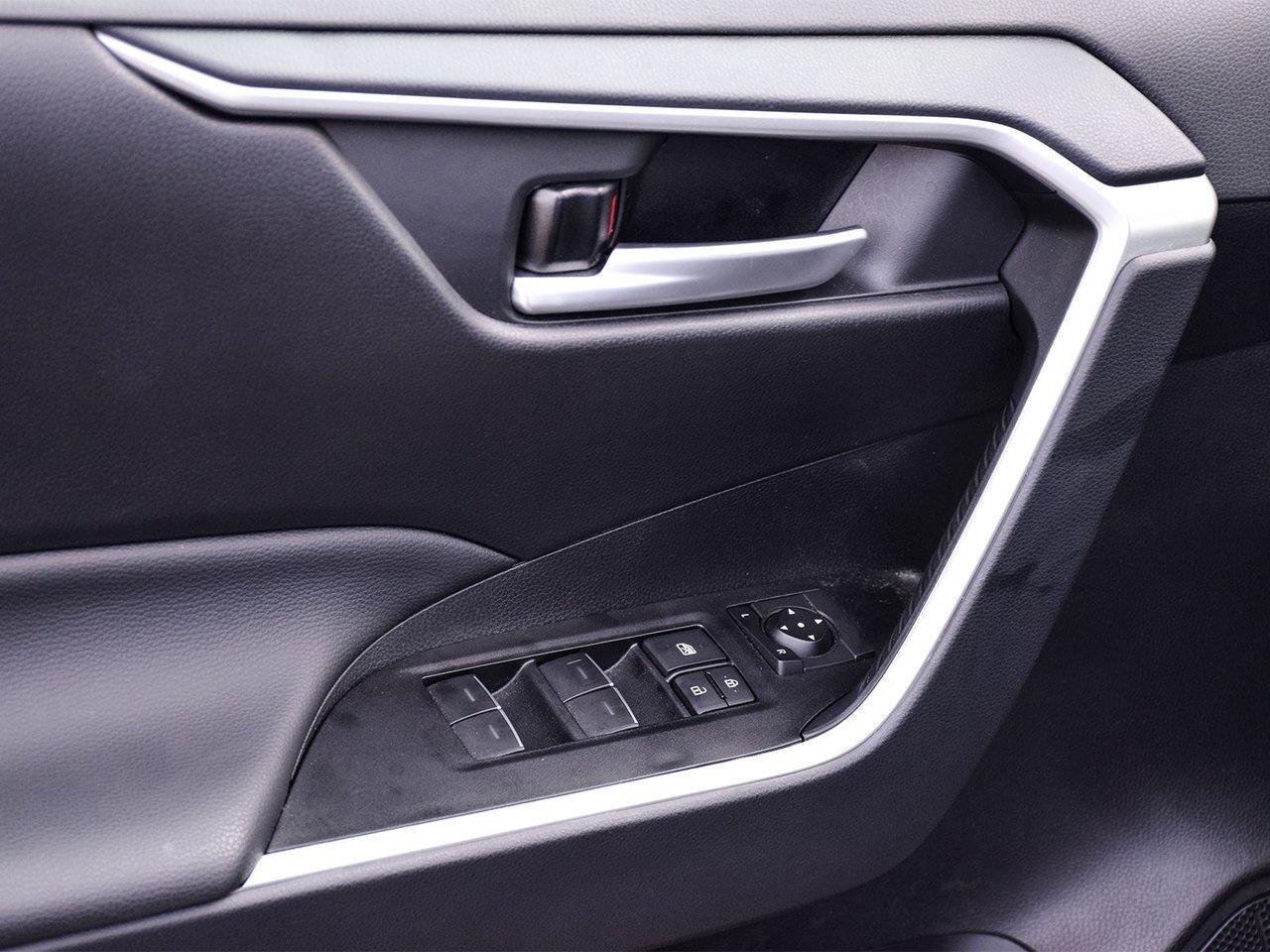 2025 Toyota RAV4 Hybrid XLE Finance Discount $1500 Applied Photo