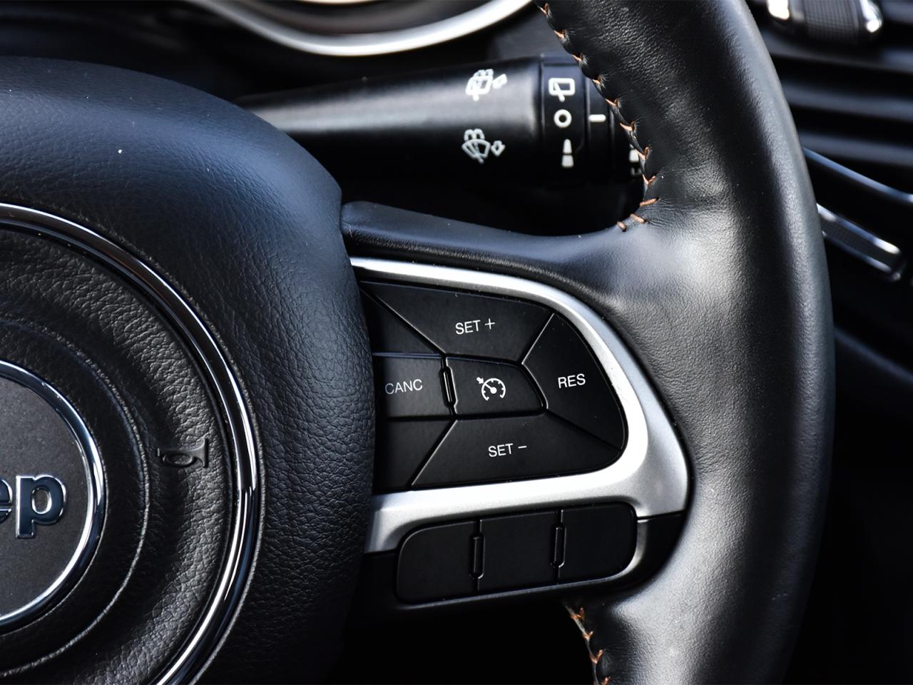 2018 Jeep Compass Limited 4x4 ~Nav ~Heated Leather ~Bluetooth ~Cam Photo