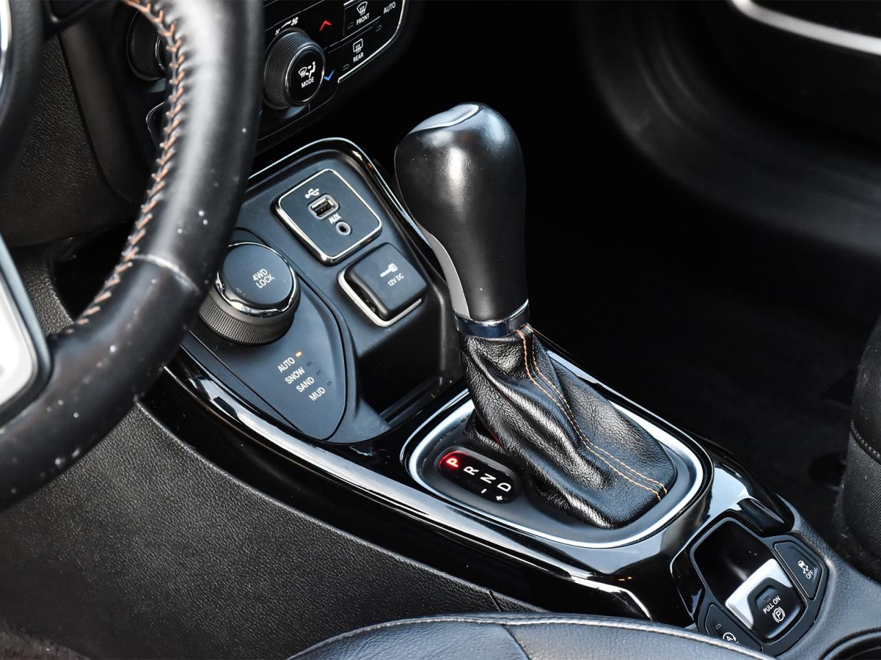 2018 Jeep Compass Limited 4x4 ~Nav ~Heated Leather ~Bluetooth ~Cam Photo