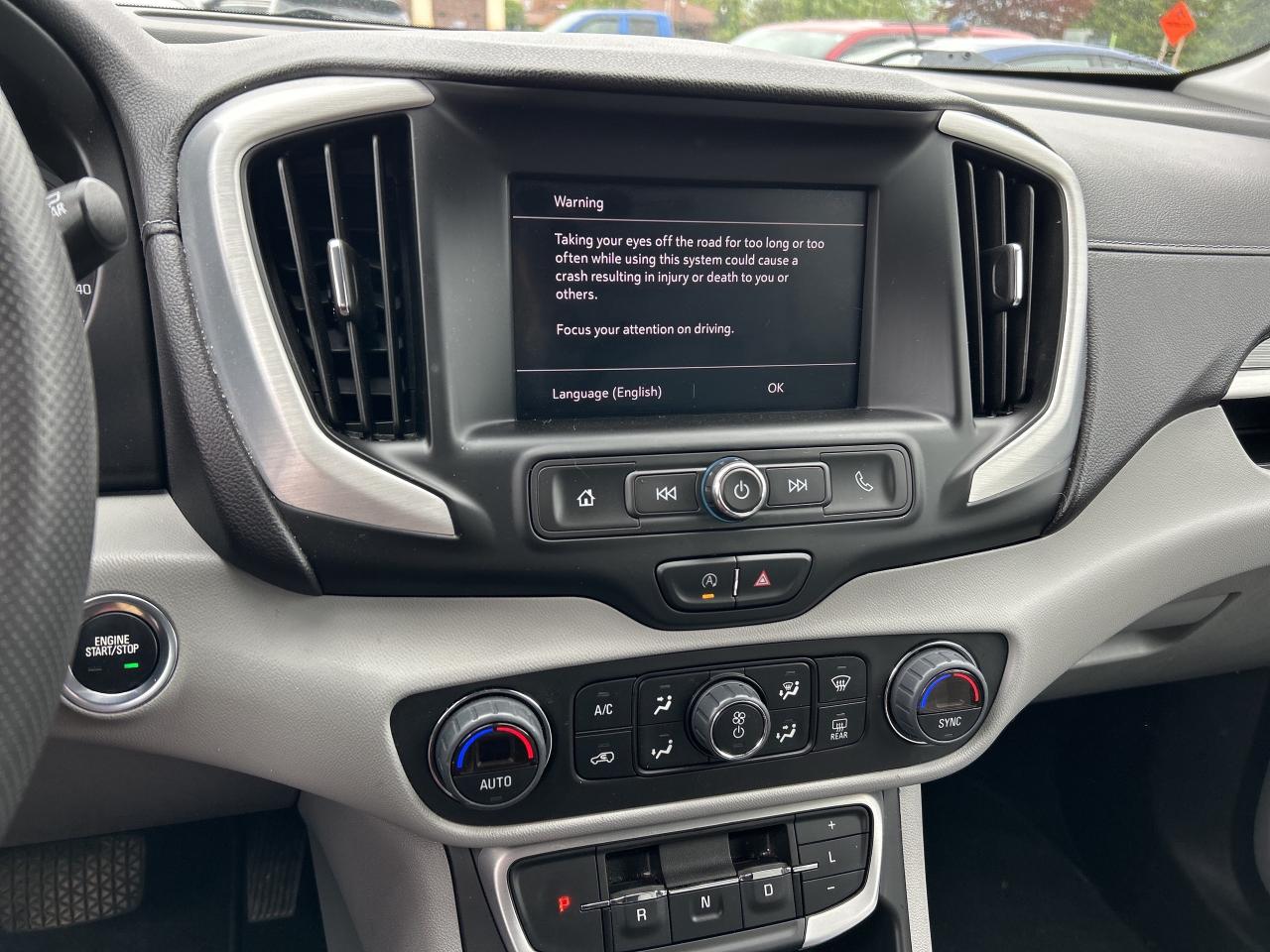 2023 GMC Terrain SLE, CLEAN CARFAX, REMOTE START, AWD! Photo