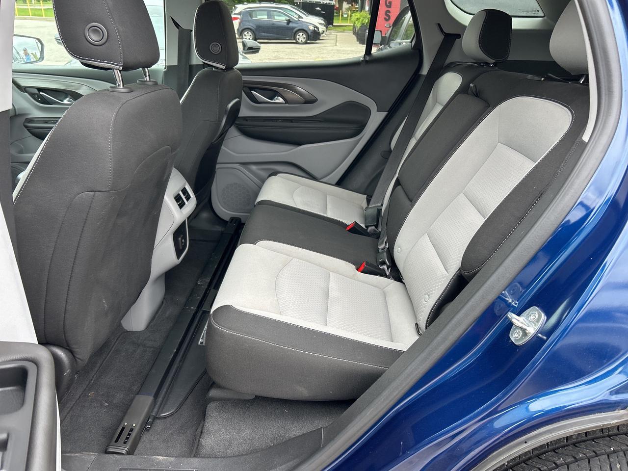 2023 GMC Terrain SLE, CLEAN CARFAX, REMOTE START, AWD! Photo