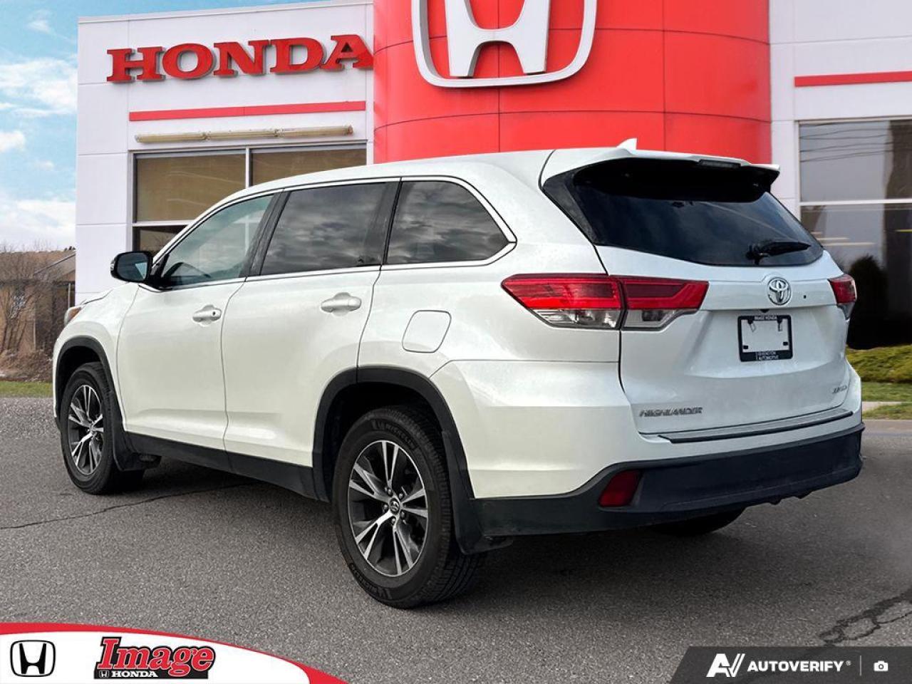 2019 Toyota Highlander LE AWD   BLUETOOTH   HTD SEATS } REAR CAM Photo4