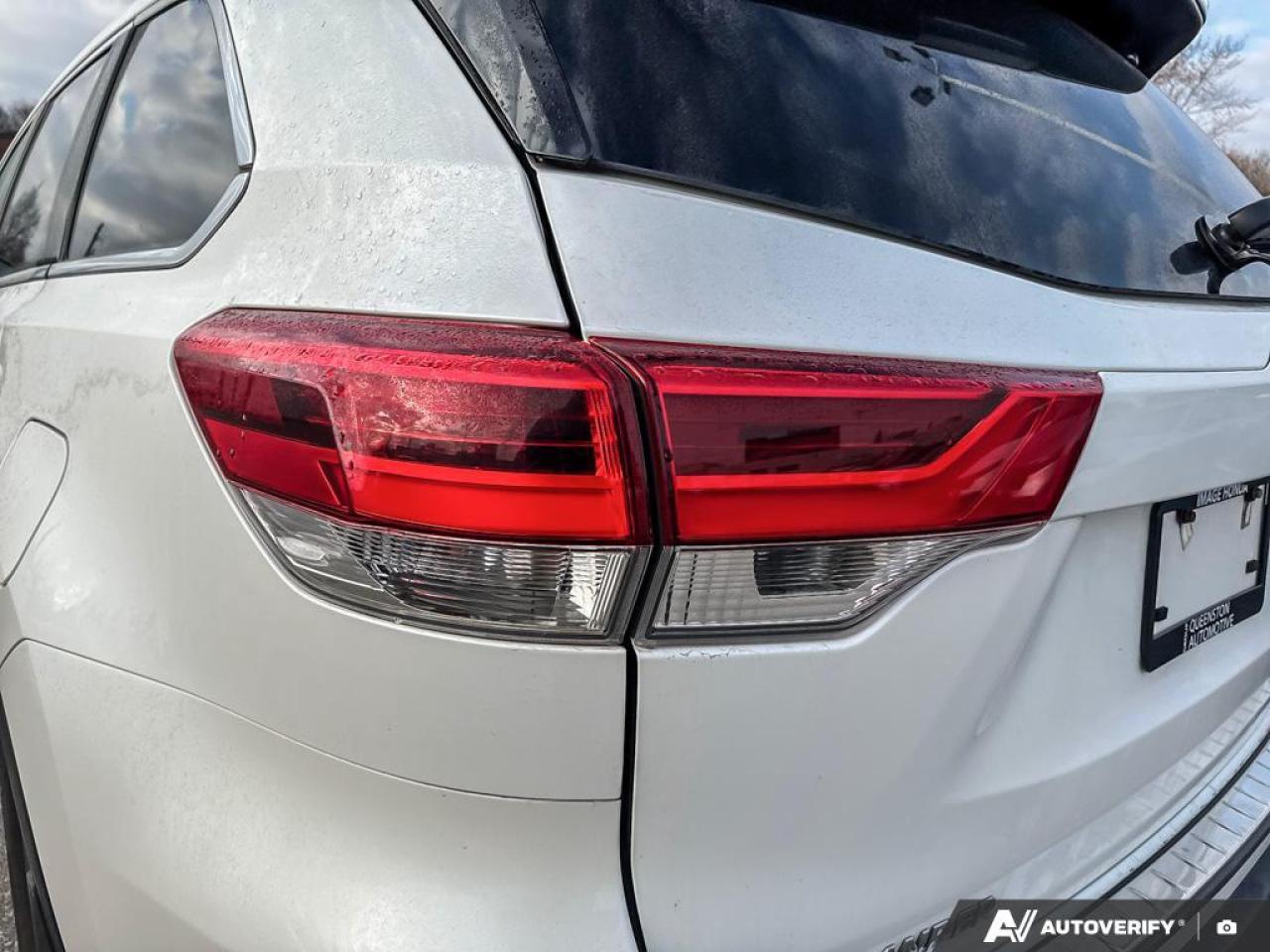 2019 Toyota Highlander LE AWD   BLUETOOTH   HTD SEATS } REAR CAM Photo