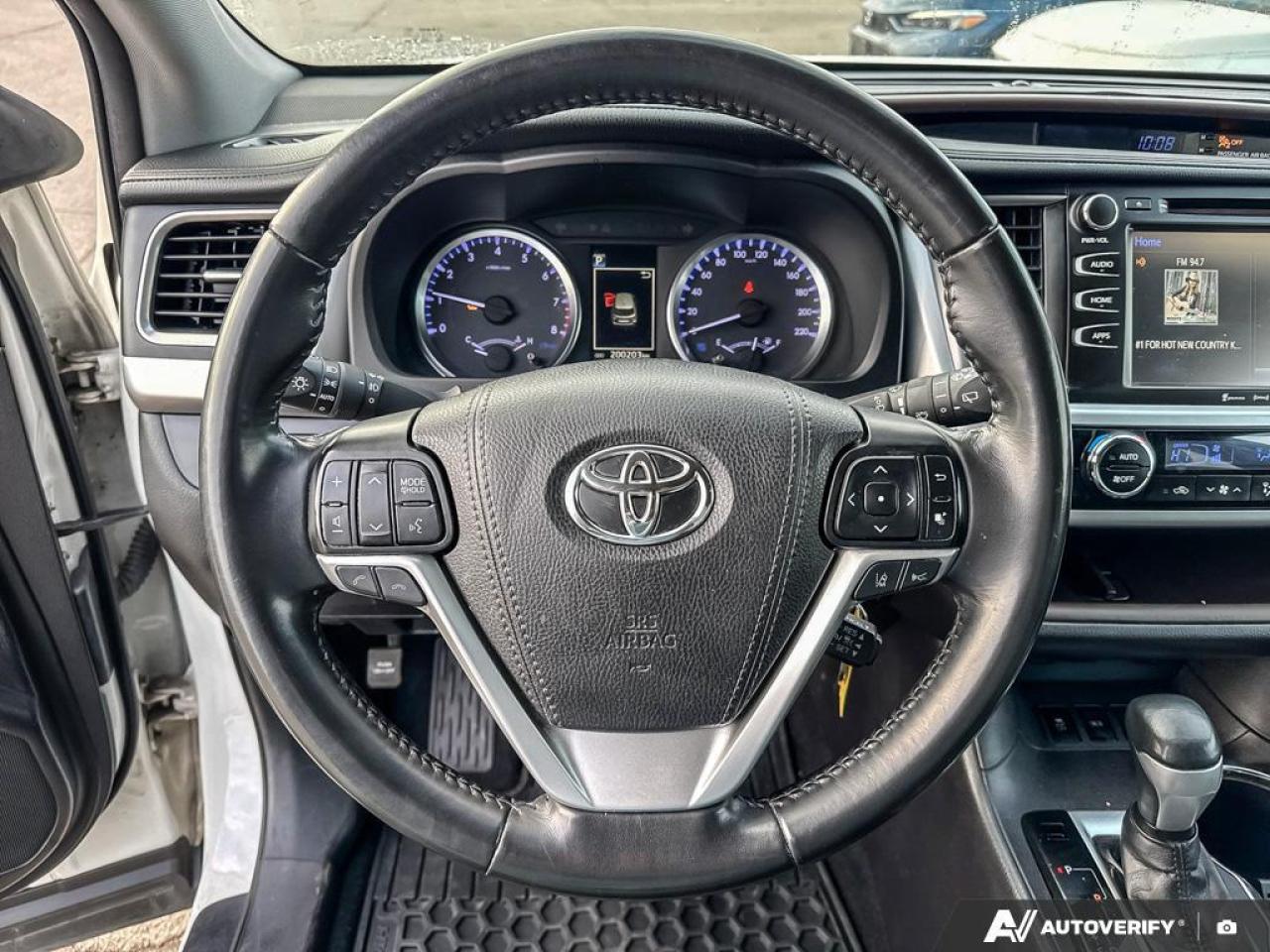 2019 Toyota Highlander LE AWD   BLUETOOTH   HTD SEATS } REAR CAM Photo
