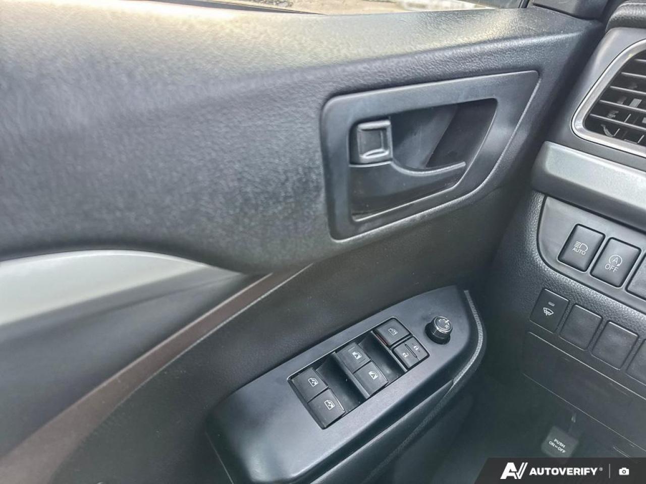 2019 Toyota Highlander LE AWD   BLUETOOTH   HTD SEATS } REAR CAM Photo