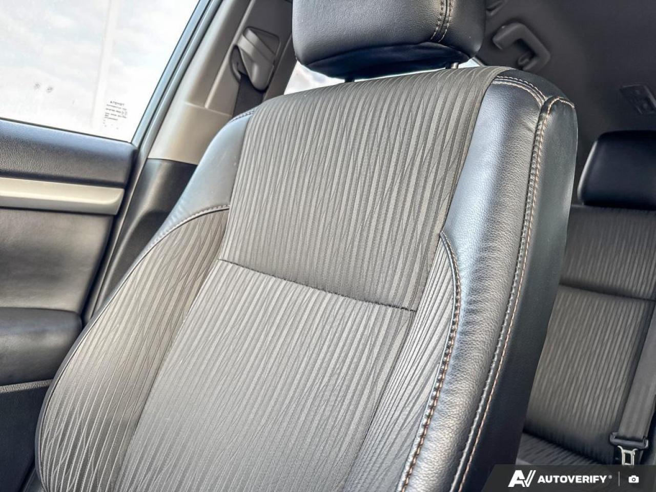 2019 Toyota Highlander LE AWD   BLUETOOTH   HTD SEATS } REAR CAM Photo