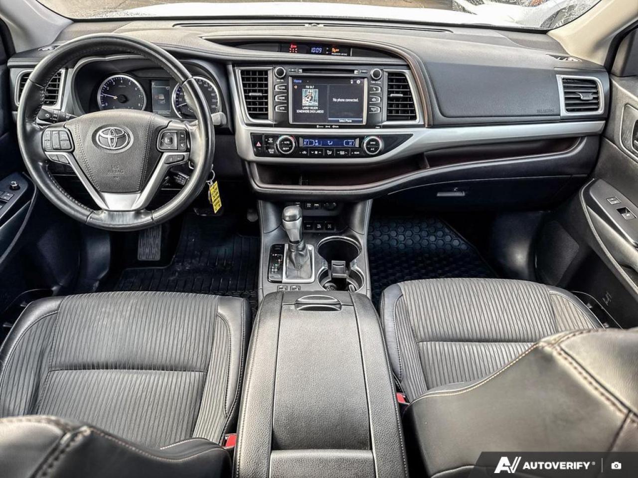 2019 Toyota Highlander LE AWD   BLUETOOTH   HTD SEATS } REAR CAM Photo