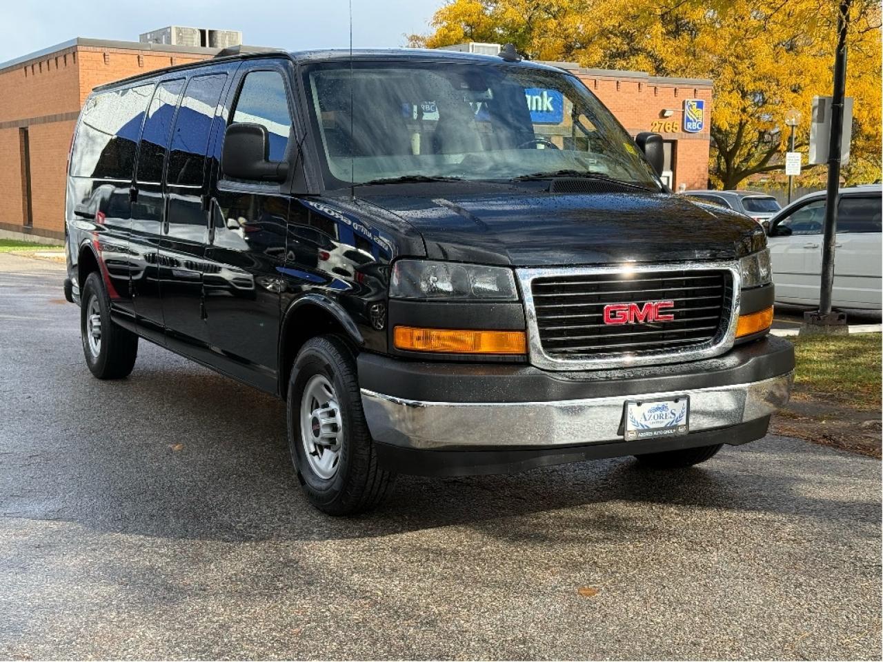 2023 GMC Savana Passenger 12 Passenger 155WheelBase 6.6L V8 CleanCarfax 3500 Photo