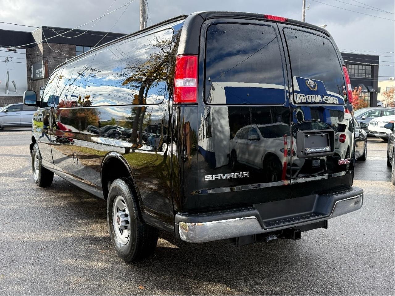 2023 GMC Savana Passenger 12 Passenger 155WheelBase 6.6L V8 CleanCarfax 3500 Photo