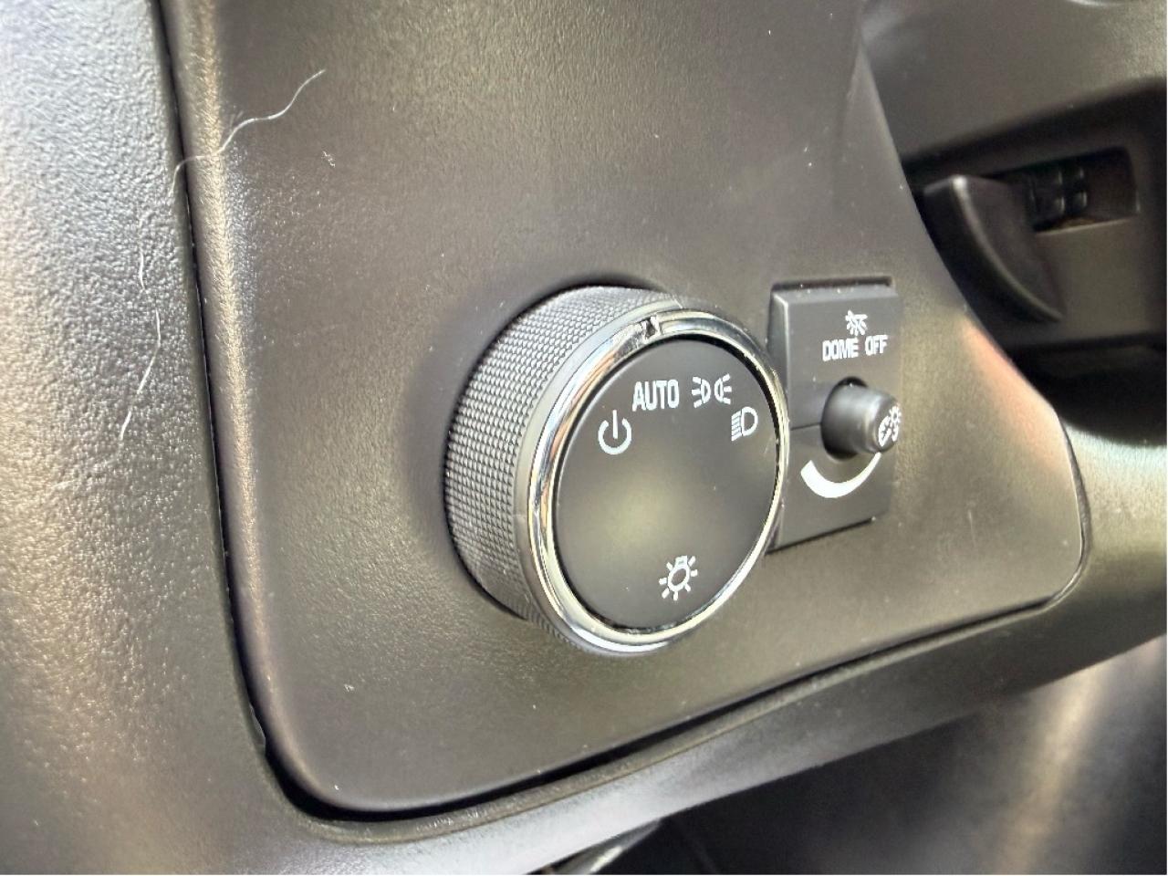 2023 GMC Savana Passenger 12 Passenger 155WheelBase 6.6L V8 CleanCarfax 3500 Photo