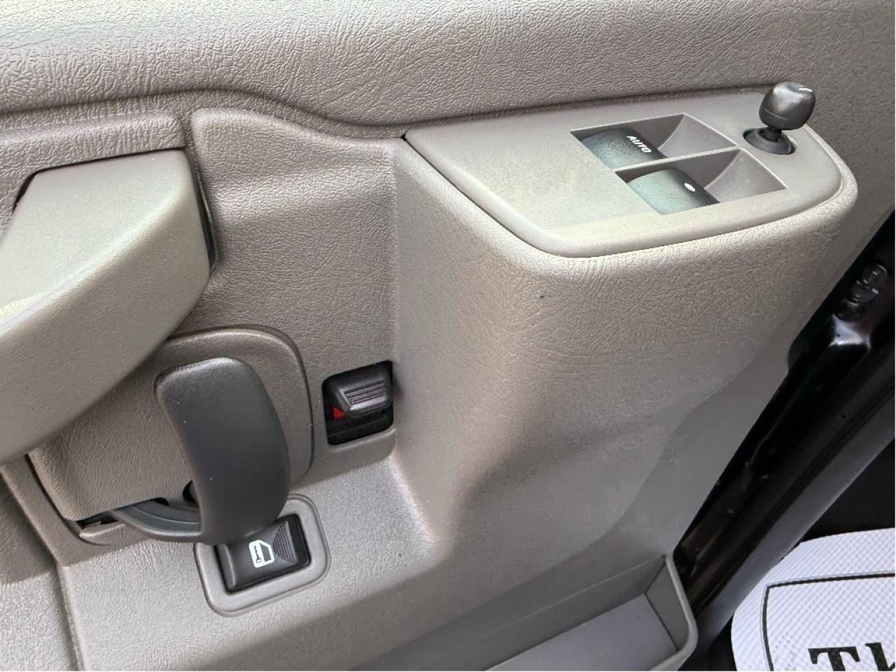 2023 GMC Savana Passenger 12 Passenger 155WheelBase 6.6L V8 CleanCarfax 3500 Photo