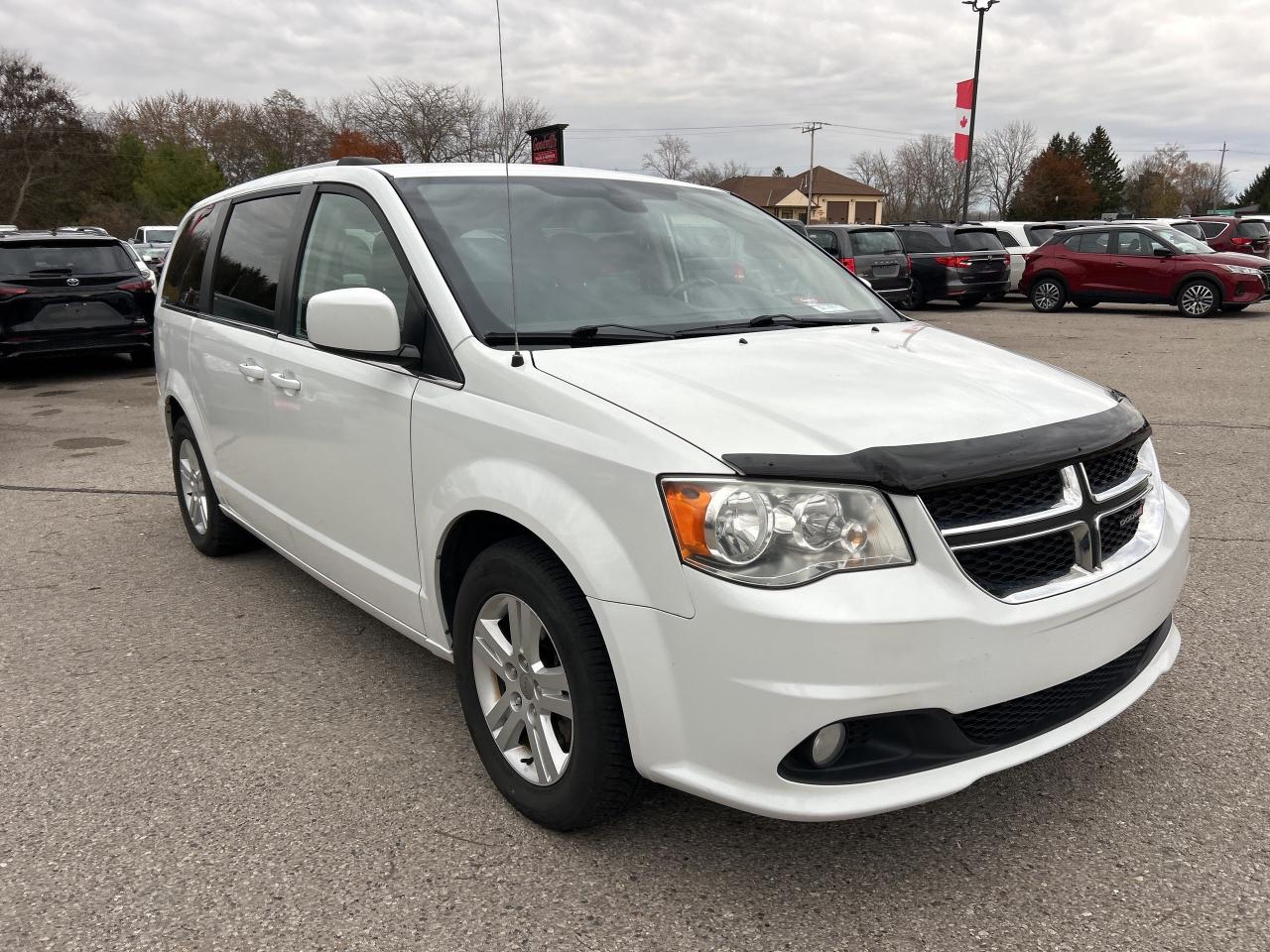 2020 Dodge Grand Caravan CREW, HEATED LEATHER, POWER SLIDING DOORS! Photo