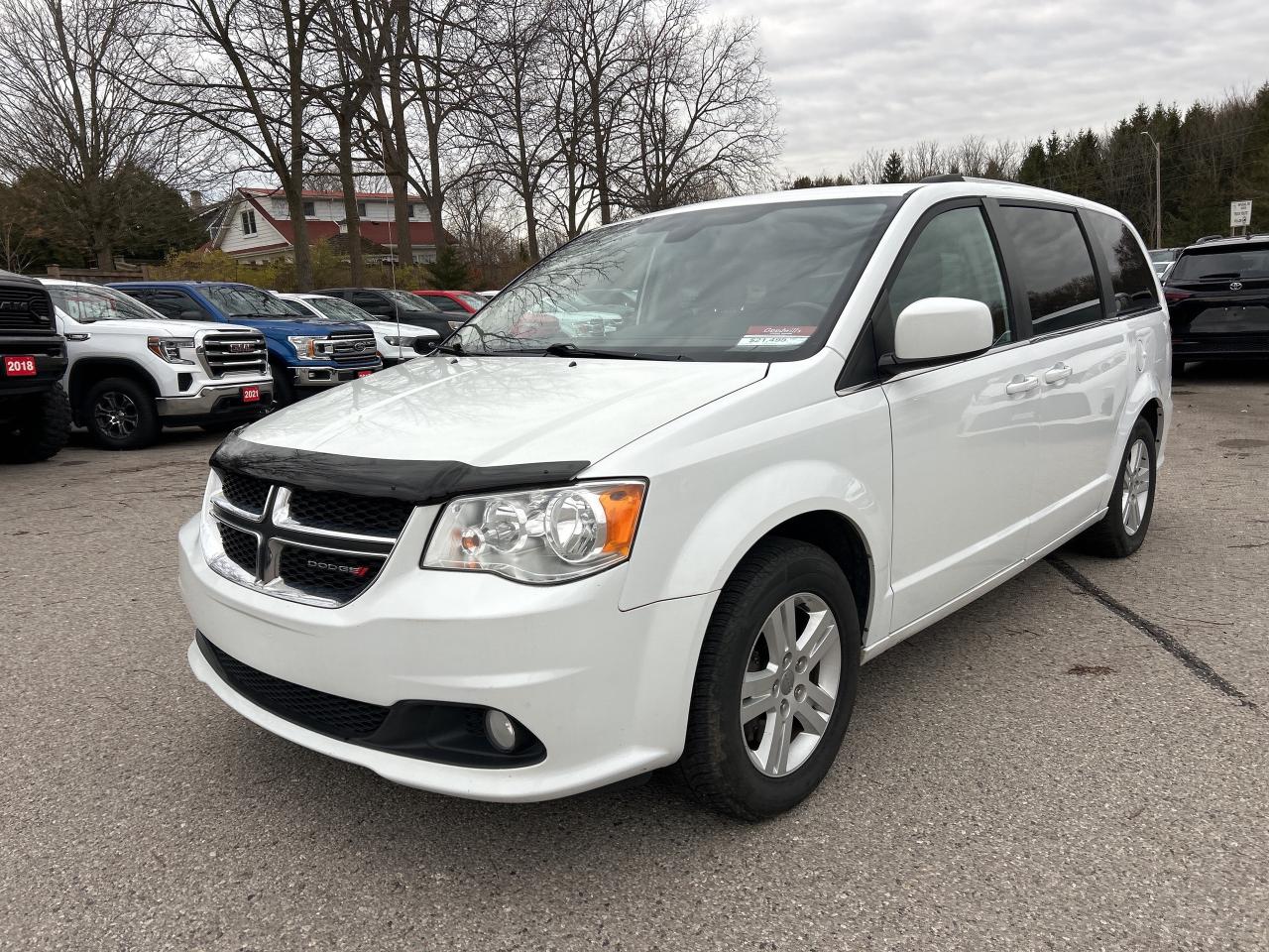 2020 Dodge Grand Caravan CREW, HEATED LEATHER, POWER SLIDING DOORS! Photo