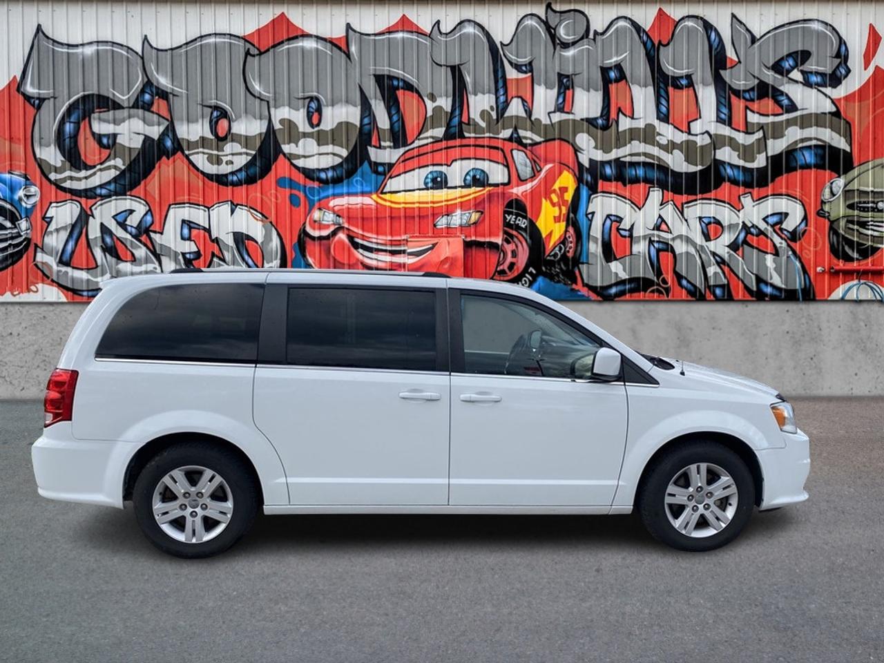 2020 Dodge Grand Caravan CREW, HEATED LEATHER, POWER SLIDING DOORS! Photo0