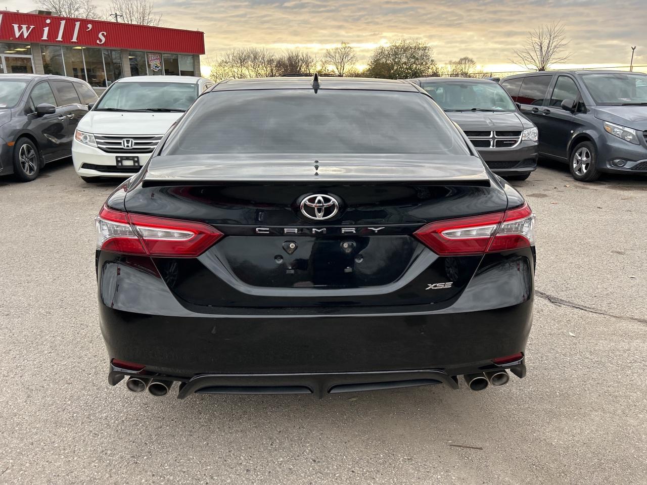 2020 Toyota Camry XSE, BACK UP CAMERA, LEATHER, SUNROOF! Photo