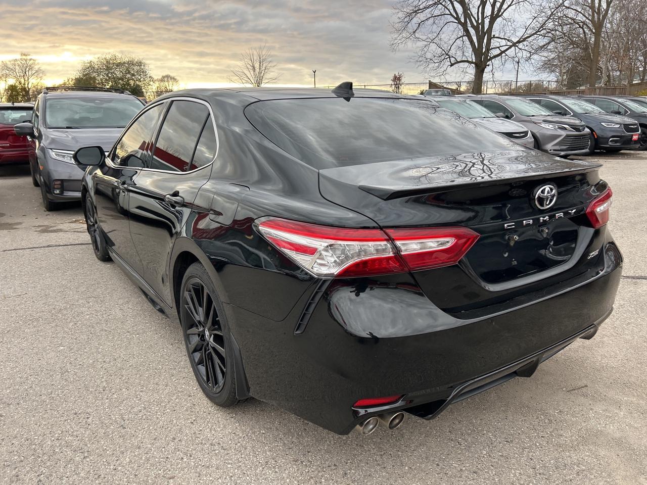 2020 Toyota Camry XSE, BACK UP CAMERA, LEATHER, SUNROOF! Photo