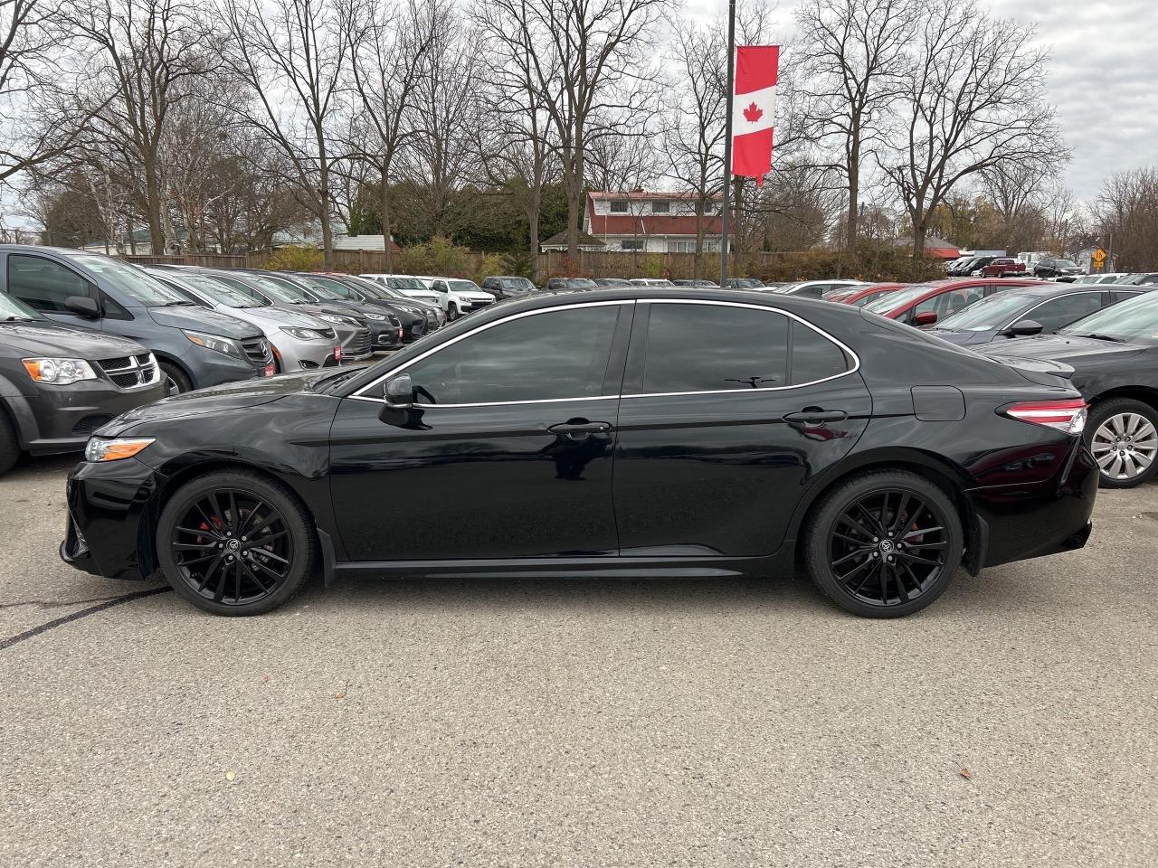2020 Toyota Camry XSE, BACK UP CAMERA, LEATHER, SUNROOF! Photo