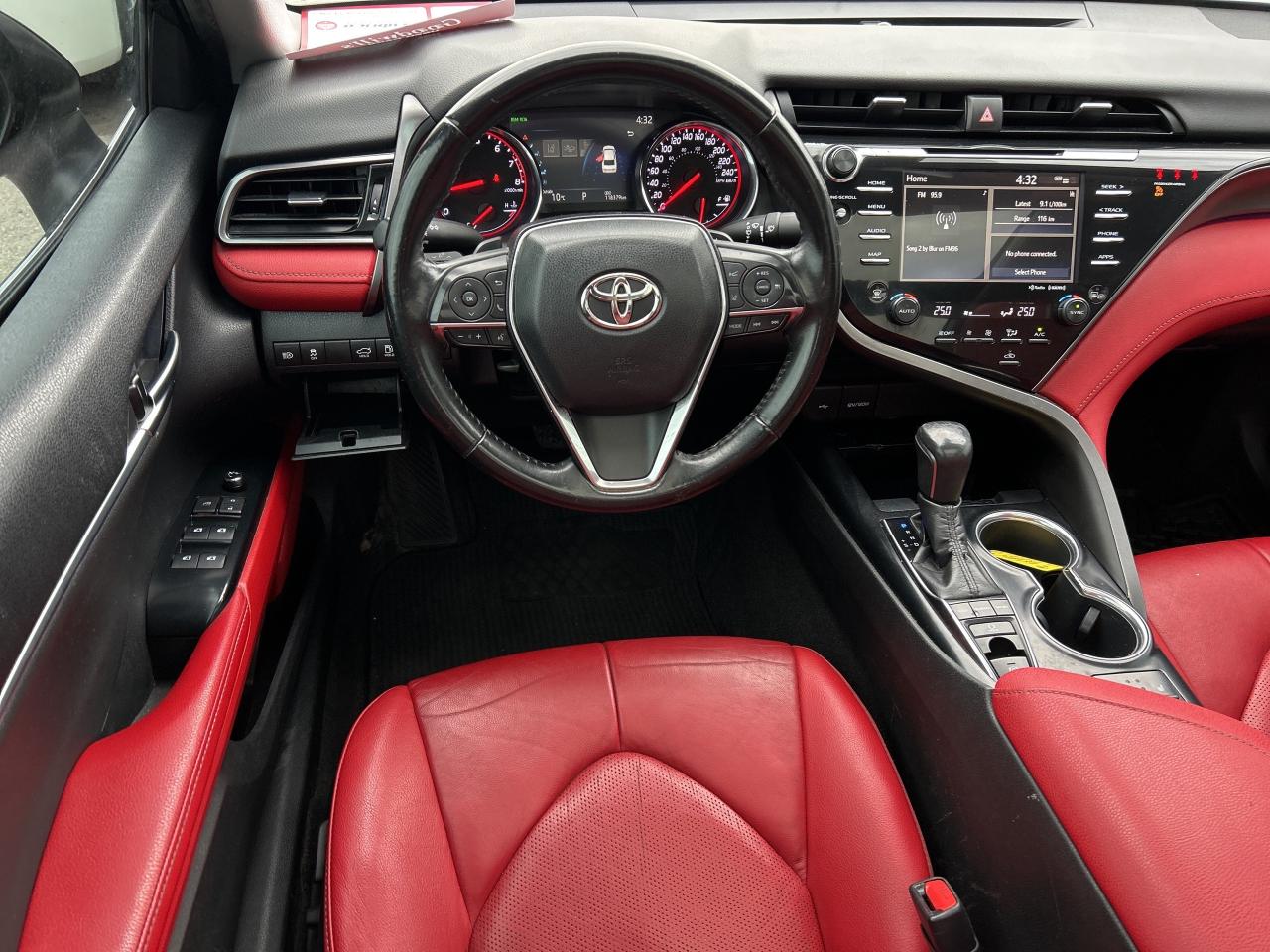 2020 Toyota Camry XSE, BACK UP CAMERA, LEATHER, SUNROOF! Photo