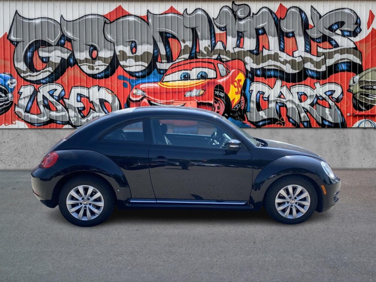 2012 Volkswagen Beetle COMFORTLINE, AUTO, HEATED CLOTH! Photo