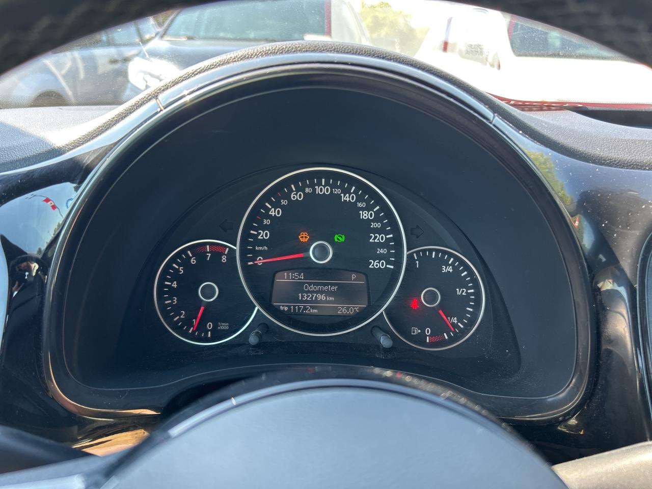 2012 Volkswagen Beetle COMFORTLINE, AUTO, HEATED CLOTH! Photo