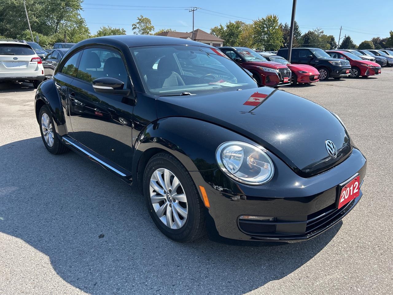 2012 Volkswagen Beetle COMFORTLINE, AUTO, HEATED CLOTH! Photo