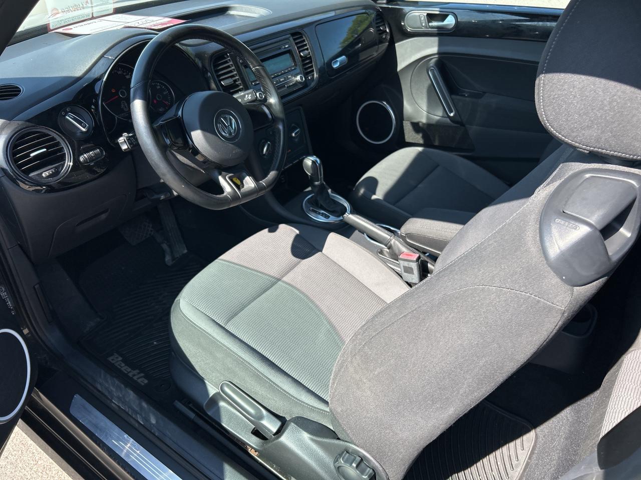 2012 Volkswagen Beetle COMFORTLINE, AUTO, HEATED CLOTH! Photo