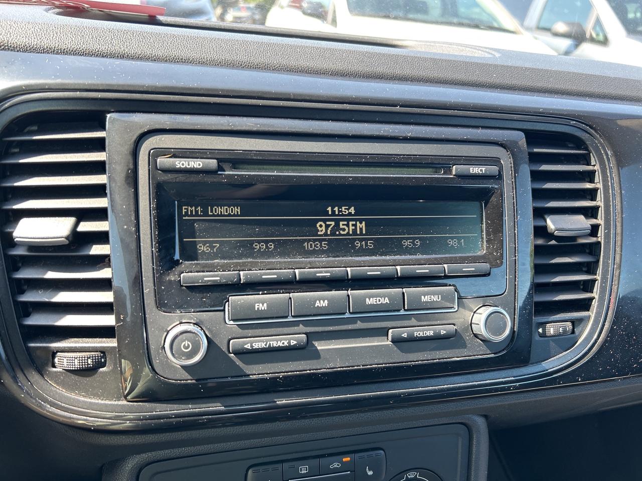 2012 Volkswagen Beetle COMFORTLINE, AUTO, HEATED CLOTH! Photo