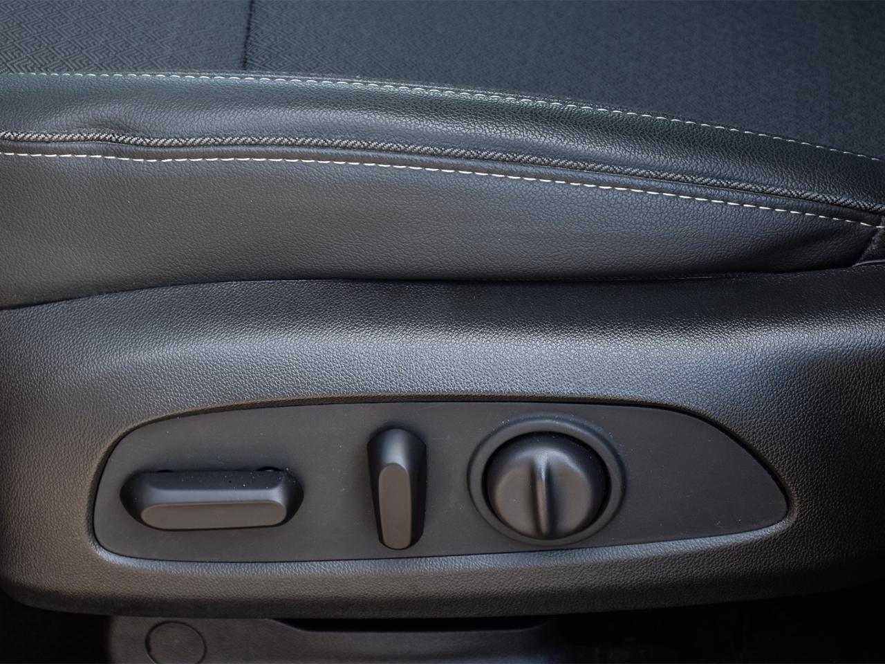 2022 Buick Encore GX AWD ~Heated Seats ~Bluetooth ~Camera ~Alloy Wheels Photo