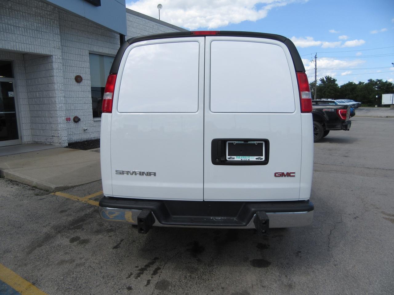 2023 GMC Savana 2500 GAS CARGO VAN WITH EXTENDED WARRANTY Photo3