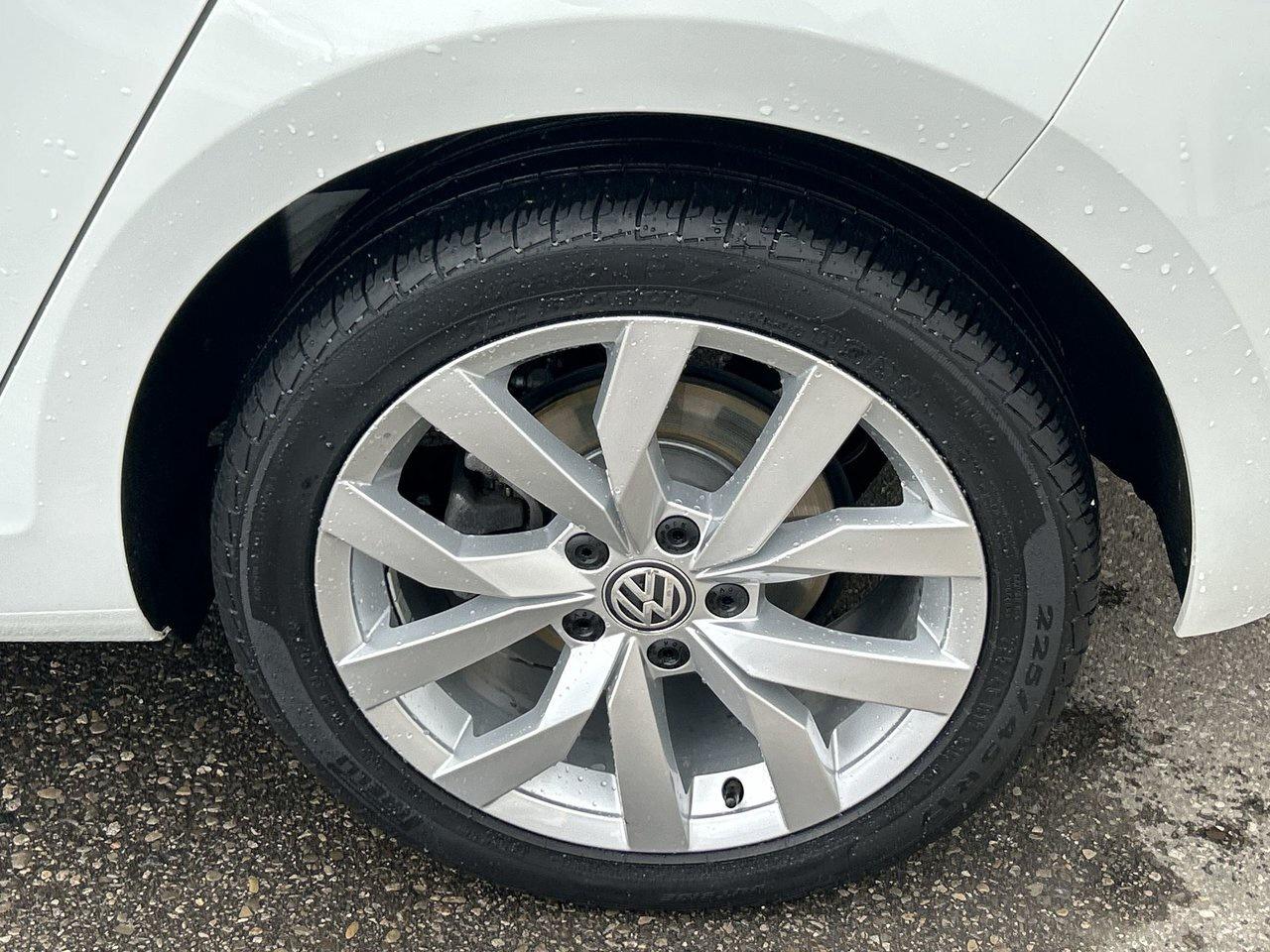 2021 Volkswagen Golf Highline Low KMS Adaptive Cruise Sunroof Leather Photo