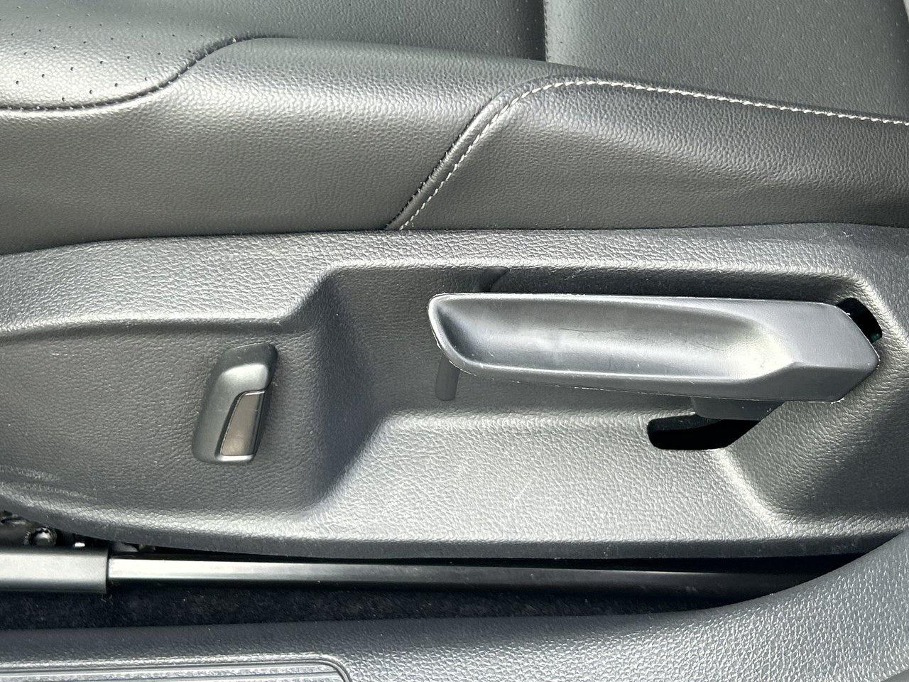 2021 Volkswagen Golf Highline Low KMS Adaptive Cruise Sunroof Leather Photo