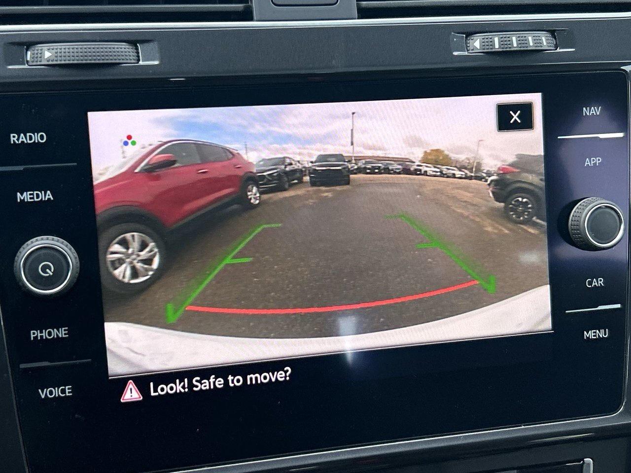 2021 Volkswagen Golf Highline Low KMS Adaptive Cruise Sunroof Leather Photo