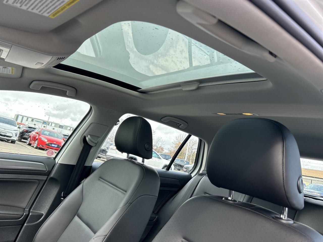 2021 Volkswagen Golf Highline Low KMS Adaptive Cruise Sunroof Leather Photo