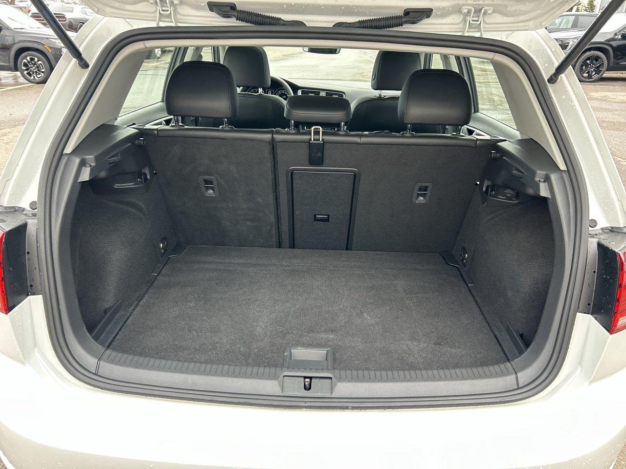 2021 Volkswagen Golf Highline Low KMS Adaptive Cruise Sunroof Leather Photo