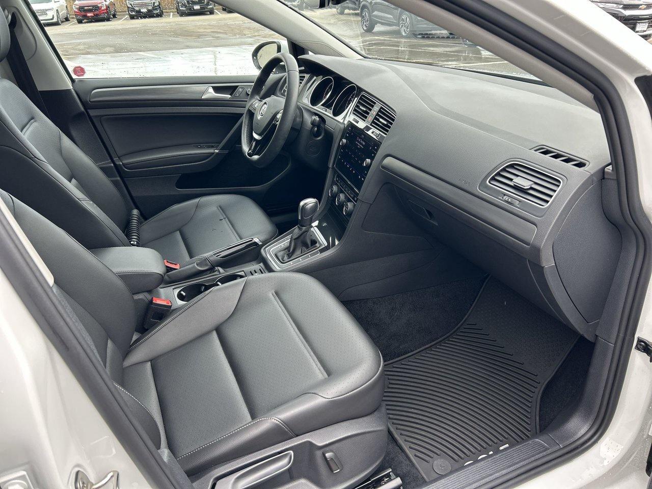 2021 Volkswagen Golf Highline Low KMS Adaptive Cruise Sunroof Leather Photo