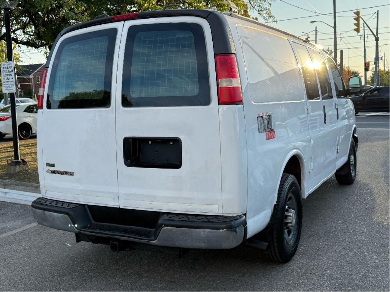 2010 Chevrolet Express 3500 135 Wheel Base Clean Carfax Photo2